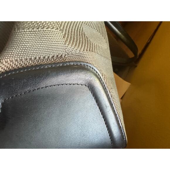 RARE BALLY GREEN W/ STRIPE TOTE W/LEATHER & SILVER HARDWARE/ CLOCHETTE - Picture 14 of 14